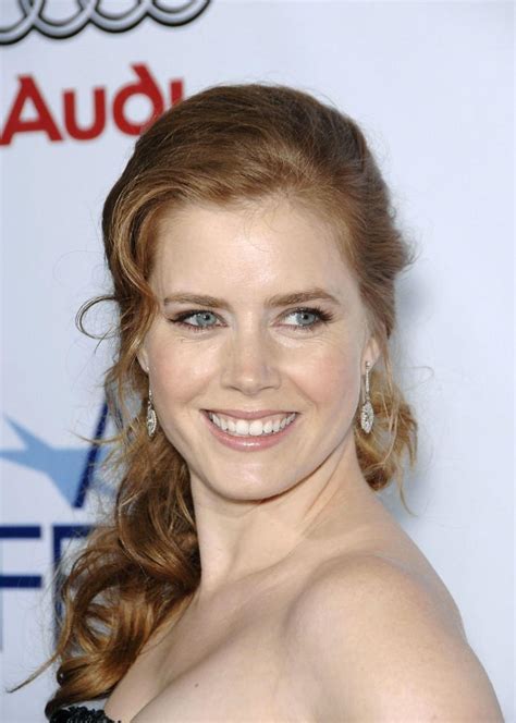 amy adams sexy|Amy Adams shows off cleavage as she slips into bright。